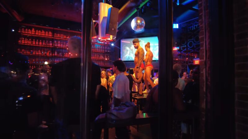 akbar gay bar